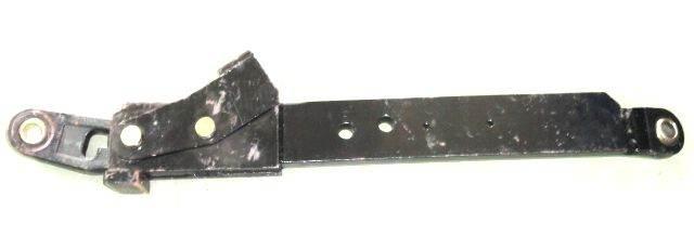 Cięgło Dźwignia Dolna Lewa Kompletna 84450979 4-Cylindrowy Ursus C-385