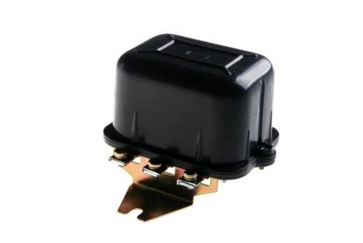Regulator napięcia prądnicy RG15D C-360 50557410