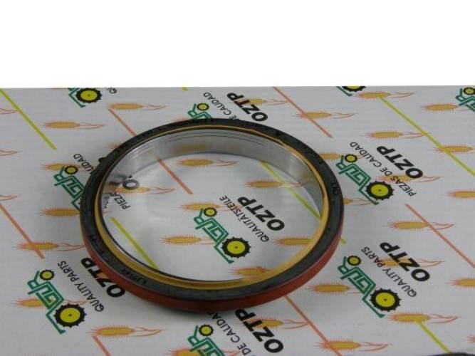Uszczelniacz wału korbowego przedni John Deere. RM-RE22764