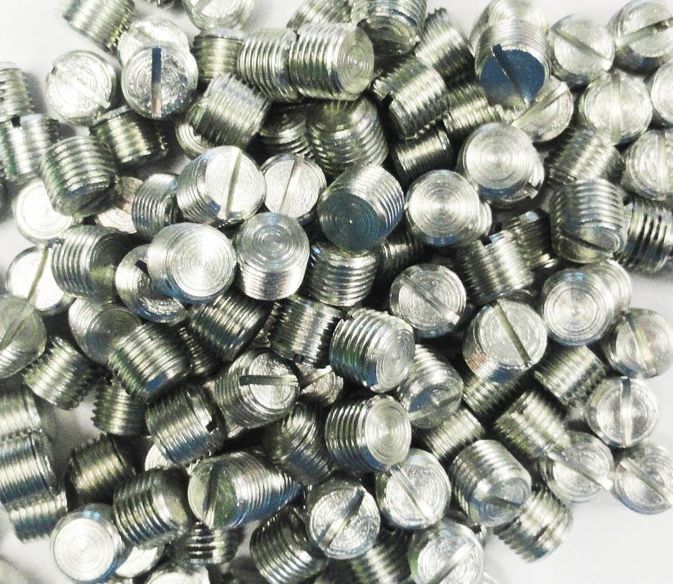 Wkręt Osi Dźwigienek Zaworowych Ursus C-330 Polski 10x1