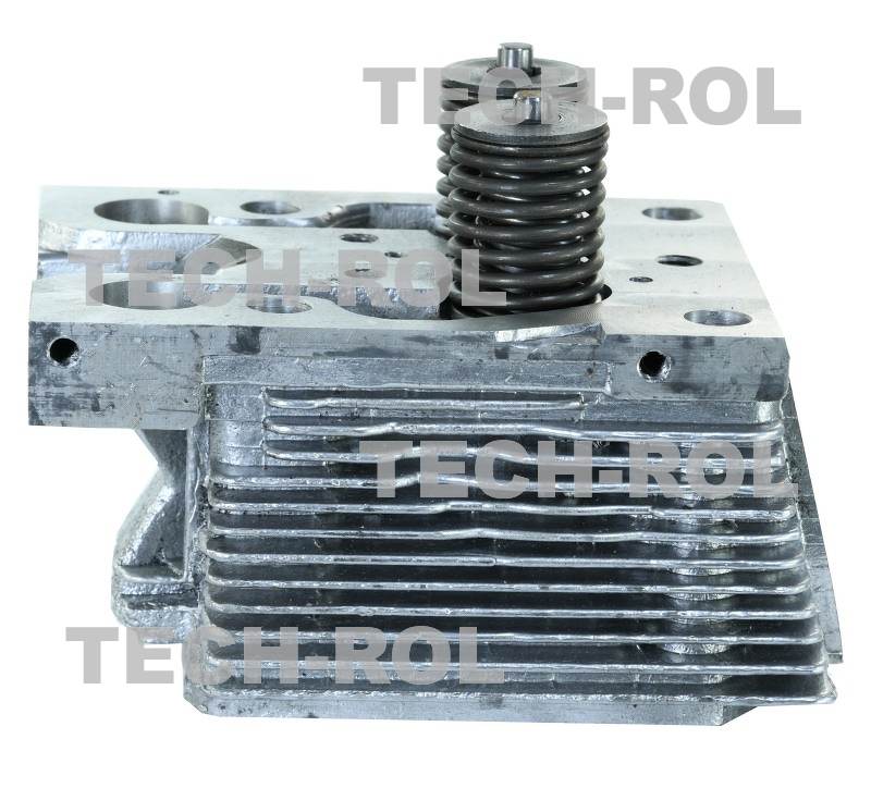 Głowica silnika kompletna stary typ pasuje do Władimirec T-25A