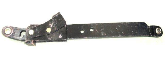 Cięgło Dźwignia Dolna Lewa Kompletna 84450979 4-Cylindrowy Ursus C-385