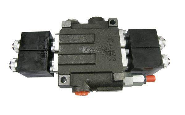 Rozdzielacz hydrauliczny dwusekcyjny sterowany elektrycznie 50l