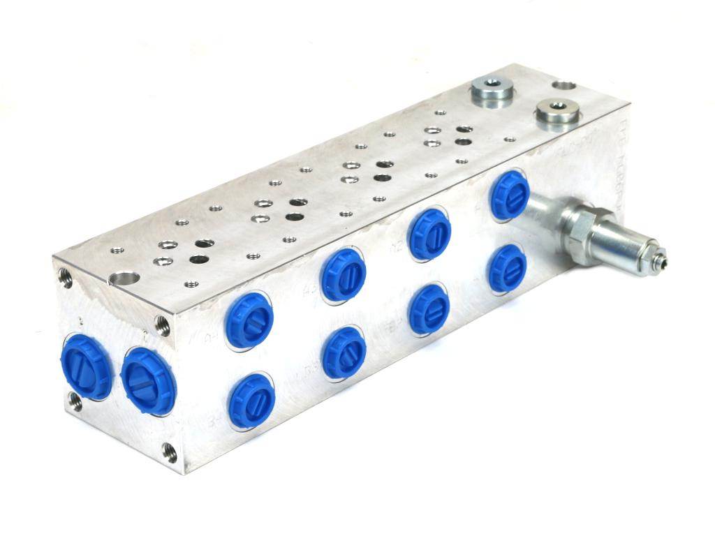 Płyta ng6 cetop3 4-sekcyjna z zaworem przelewowym 50-380 bar do elektrozaworów dl3 i ds3